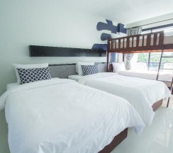 Четырёхместный номер Deluxe в Baba House Phuket Hotel