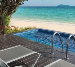 Двухместный номер Premier Pool рядом с пляжем двуспальная кровать в Phi Phi Holiday Resort – SHA Extra Plus