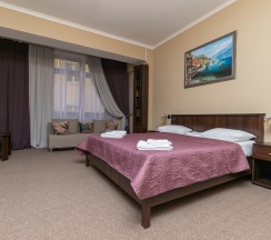 2-х местный номер повышенной комфортности с большой кроватью в Жемчуг