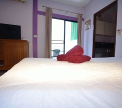Двухместный номер Standard двуспальная кровать в Enrico Hostel Patong