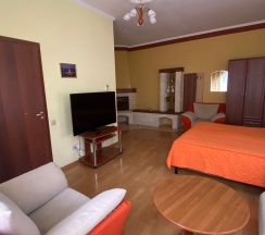 Стандартный трехместный номер в Ямал