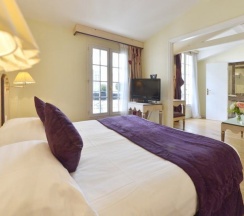 Номер Standard двуспальная кровать в Hôtel Suites Unic Renoir Saint Germain