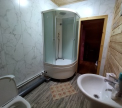 Стандартный четырехместный номер в Хала