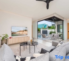 Вилла в Вилла Plunge Modern 2-Bedroom with Private Pool
