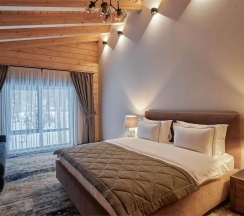 Номер Делюкс с двуспальной кроватью c видом на реку и террасой в Grand Chalet Altay