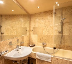 Двухместный номер Standard двуспальная кровать в Hotel U Prince Prague by BHG