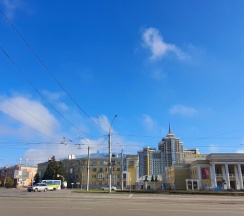 Просторная 1 комнатная квартира. Адрес: ул. Профинтерна,50. Октябрьский район. Рядом парк 200м, ж/д-авто вокзал 1,9 км., пл. Октября 700 м., пл. Советов 1,7 км. в Квартира-22