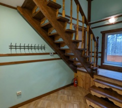 Коттедж с 4 комнатами с балконом и с красивым видом из окна в Озерная 38