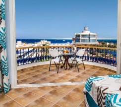 Трёхместный номер Standard с видом на бассейн в Seagull Beach Resort Families & Couples Only - All Inclusive