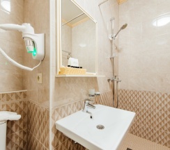 Двухместный номер Стандарт с балконом двуспальная кровать в Dvin