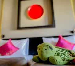 Двухместный семейный номер Deluxe с видом на горы в Sino House Phuket Hotel