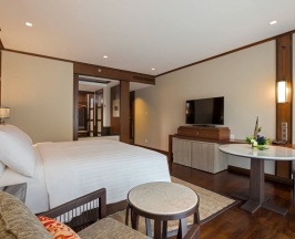 Одноместный номер Premium с балконом и с видом на бассейн в Phuket Marriott Resort And Spa, Nai Yang Beach