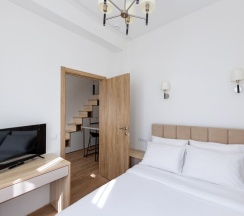 Двухкомнатные апартаменты в Кarl House
