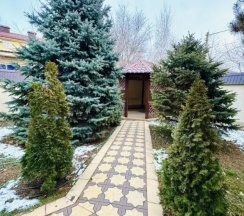 Шестиместные апартаменты с балконом в Гостевой дом