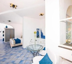 Двухместный номер With hot tube Executive Seaview (двуспальная кровать) в Positano Art Hotel Pasitea