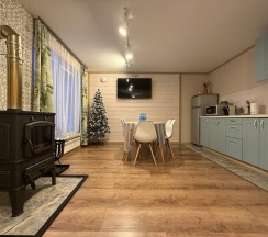 Цветные дома в Времена Года