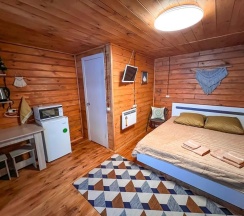 Двухместный номер с двуспальной кроватью с видом на горы в Hub House