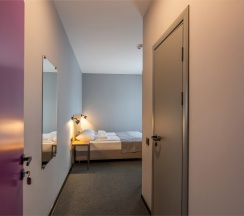 2-местный номер с собственной ванной комнатой в Friday center