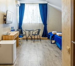Трехместный номер Deluxe c кроватью размера "King Size" и видом на море в GemstButikHotel