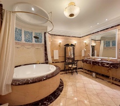 Однокомнатный Люкс с видом на Строгановский дворец в Taleon Imperial Hotel