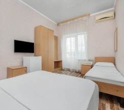 Трёхместный номер с террасой Comfort с красивым видом из окна в Green rent