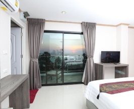 Двухместный номер Standard с видом на море двуспальная кровать в Sunlight Hotel