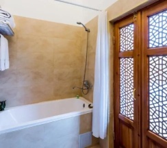 Двухместный номер Standard с балконом 2 отдельные кровати в Ориент Стар Хива