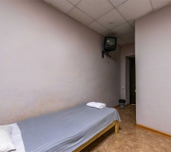 Трехместный номер эконом (без окна) #6 в Тари