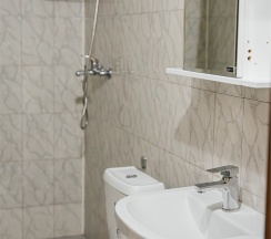 Двухместный номер с двуспальной кроватью и дополнительной кроватью в Пик Архыза