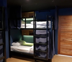 Кровать в общем номере в Borbaboom Phuket Poshtel And Hostel Sha By Zuzu