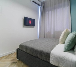 Двухместная студия двуспальная кровать в Monochrome Rothschild - Smart Hotel by Loginn Tel Aviv