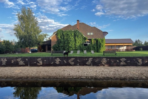 Ивановка: Коттедж В гостях у сказки