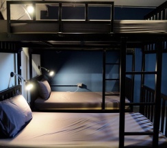 Кровать в общем номере в Yamyen Hostel