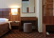 Апартаменты с просторной спальней, обеденной зоной и балконом в My Favourite Garden Hotel