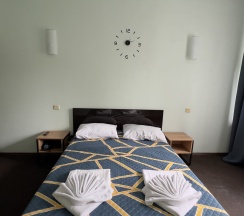 семейный улучшенный 2 спальни с балконом в София-rooms