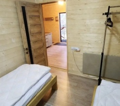 Шале Comfort с 2 комнатами с красивым видом из окна в Maas