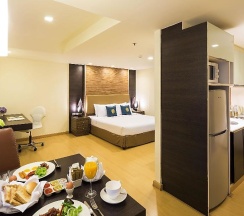 Двухместный номер Grand Deluxe двуспальная кровать в Aspen Suites Hotel Sukhumvit 2 Bangkok