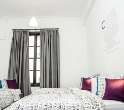 Трёхместный номер Superior в Tomo Hostel
