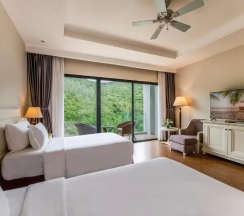 Двухместный номер с доступом в парк VinWonders Deluxe (2 отдельные кровати) в Vinpearl Resort & Spa Nha Trang Bay