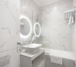 Делюкс в V Hotel&Rooftop lounge