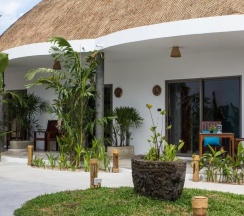 Бунгало с видом на сад в Отель Secret Garden Beach Resort