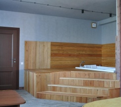 Комфортабельный Люкс с джакузи в Loft Boutique Hotel