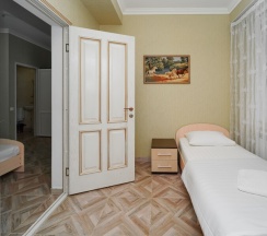 Четырёхместная комната с раздельными кроватями в Чайка