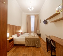 Двухместный номер с двуспальной или двумя односпальными кроватями и допместом в Светлый у Эрмитажа