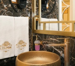 Четырёхместный номер Deluxe в Les Lion Luxury Spa