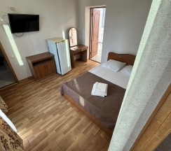 Двухкомнатный пятиместный с балконом в ЭльМар