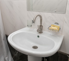 Двухкомнатный номер с двумя раздельными  кроватями в Великий Каспий