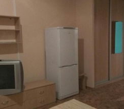 Кровать в 4-местном общем мужском номере в Сибпромстрой