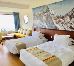 Двухместный номер Deluxe с балконом и с видом на горы двуспальная кровать в Hotel Annapurna View Sarangkot