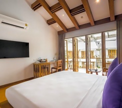 Номер с видом на бассейн в White Sand Samui Resort